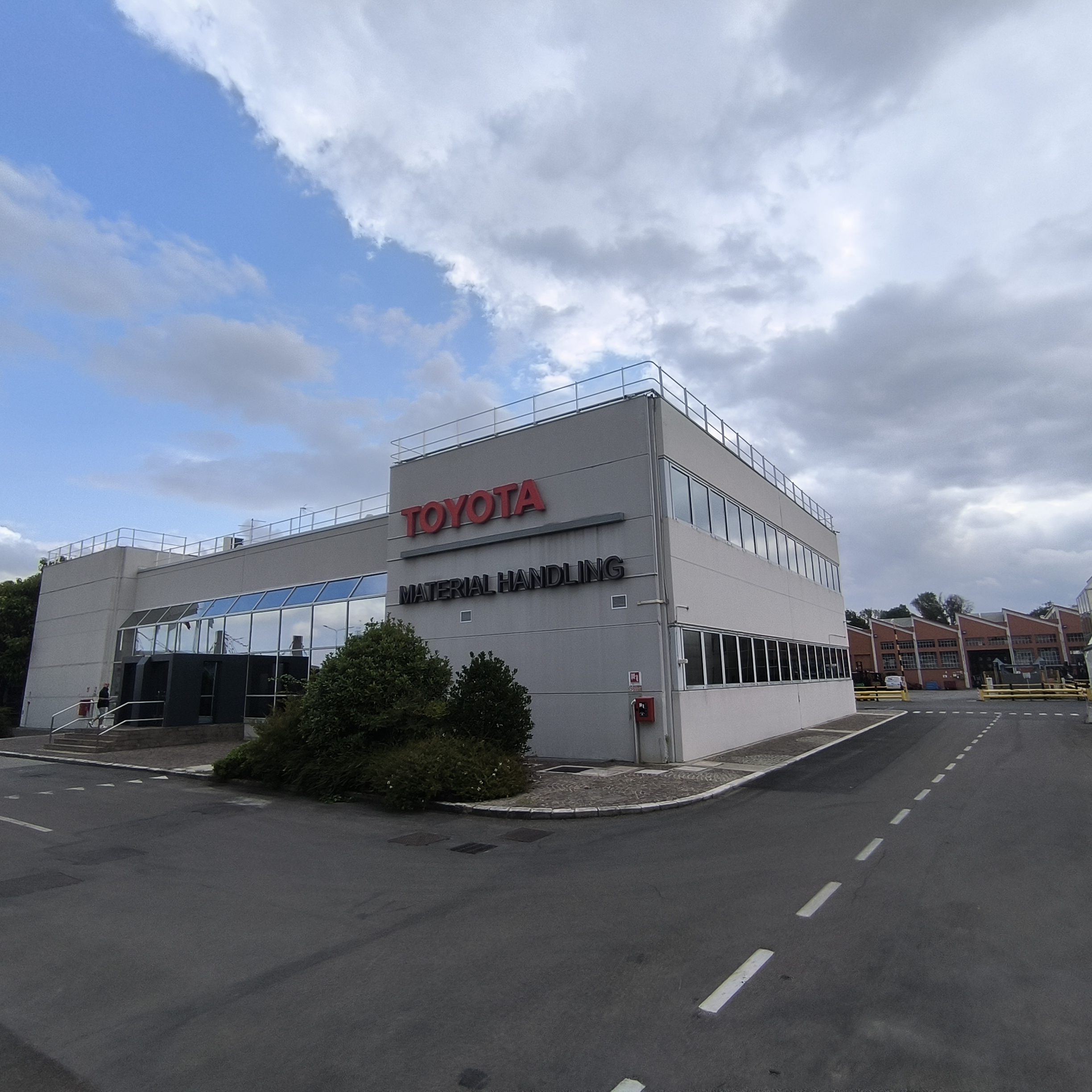 Dostawa do Widłowe wakacje Toyota w akcji
